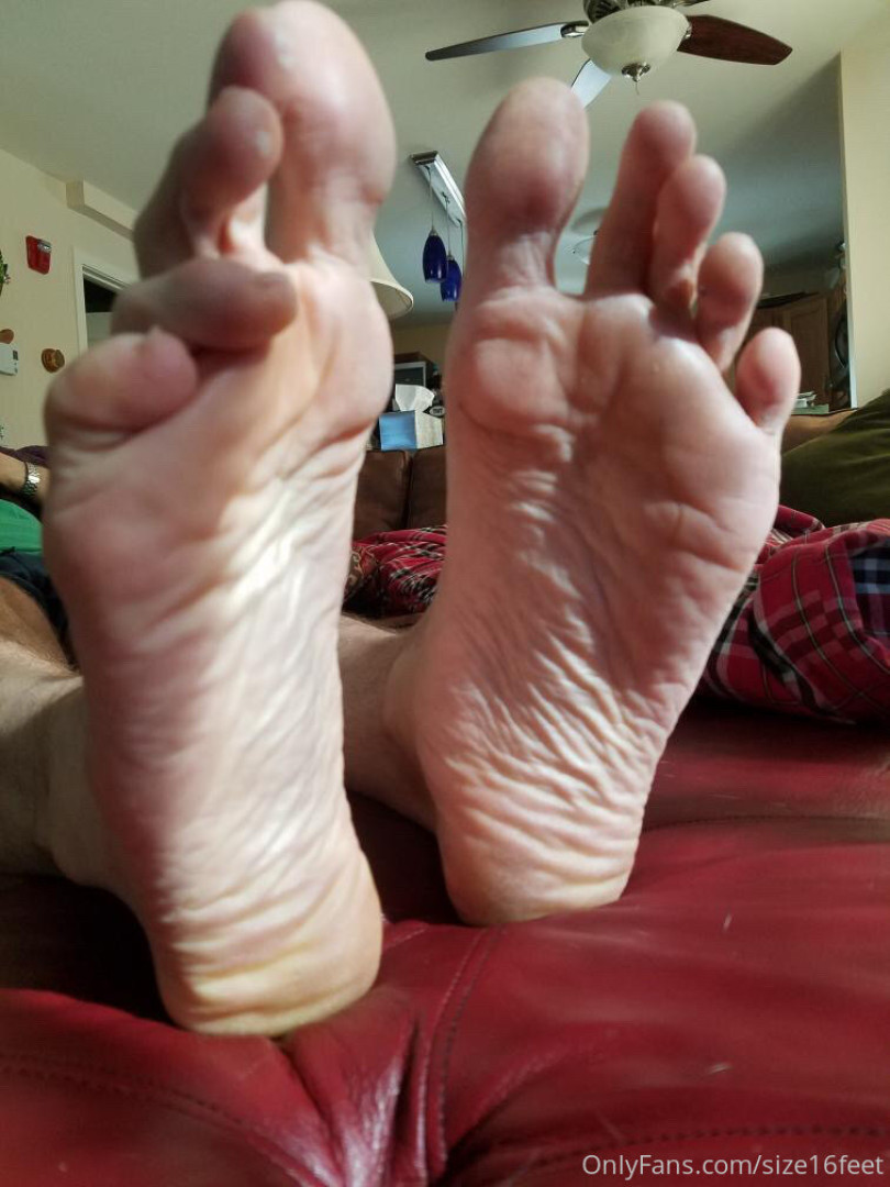 Photo by size16feet published on May 17,2023 23:38:36 - BestThots