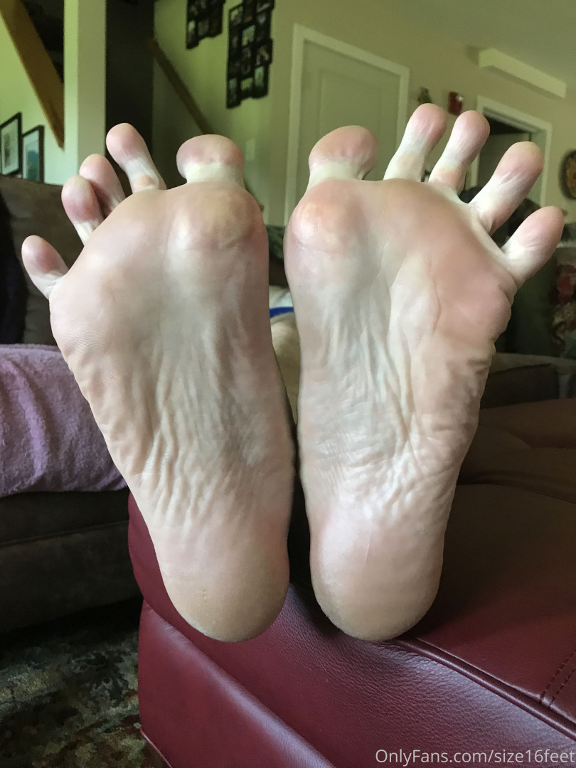 Photo by size16feet published on May 17,2023 23:38:38 - BestThots