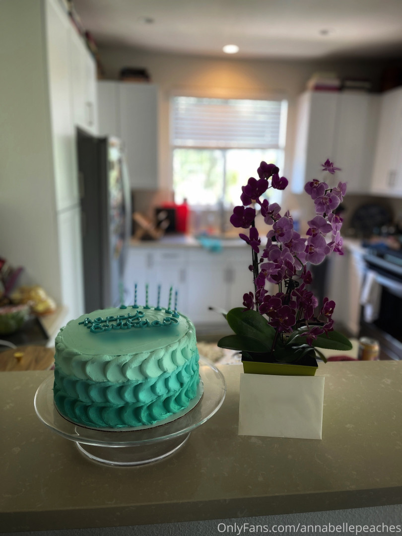 Photo by annabellepeaches published on June 21,2023 17:34:16 - BestThots