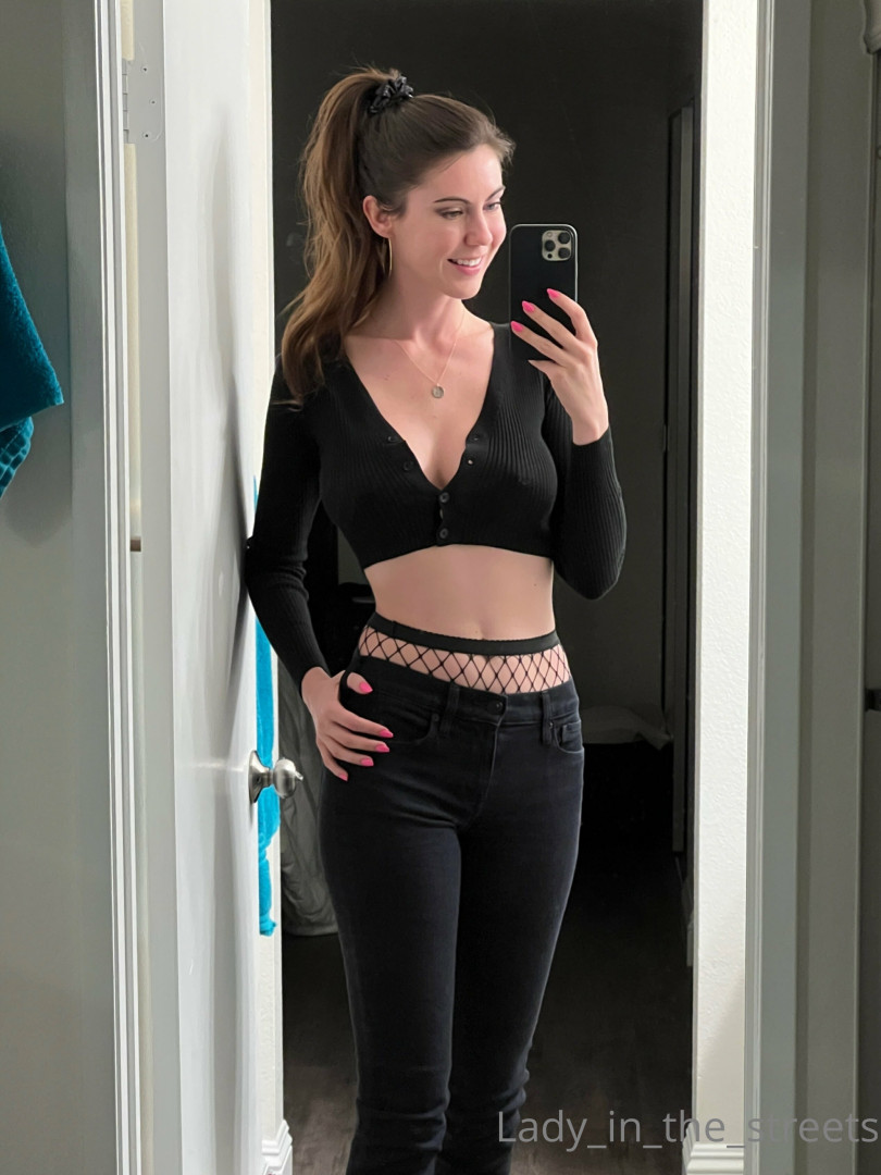 Photo by lady_in_the_streets published on August 29,2023 02:15:02 - BestThots