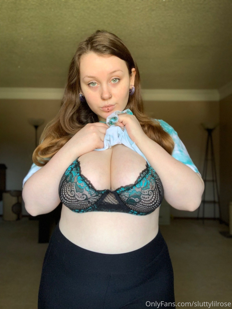 Photo by sluttylilrose published on October 11,2023 18:40:21 - BestThots