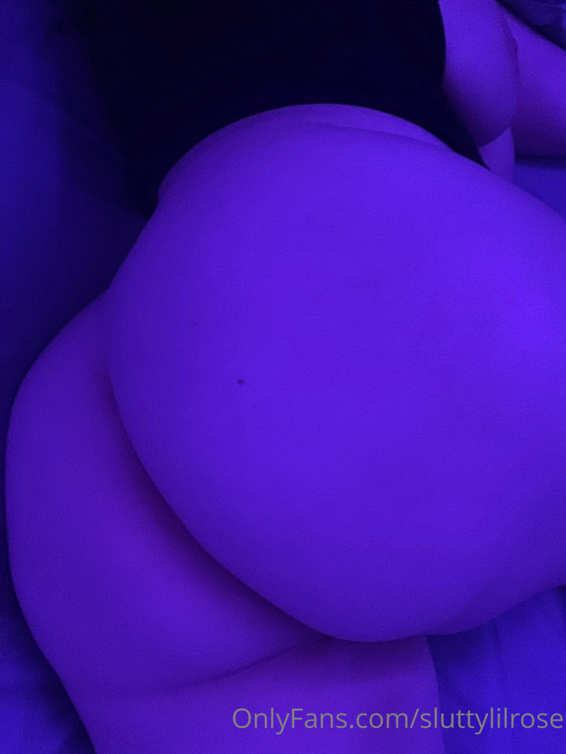 Photo by sluttylilrose published on October 11,2023 18:49:29 - BestThots