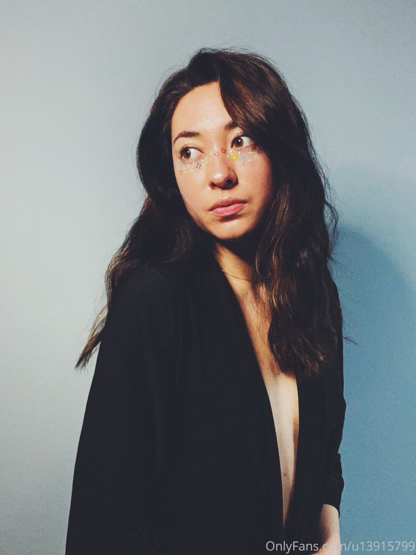 Photo by notsoinocent.asian published on October 15,2023 09:45:14 - BestThots