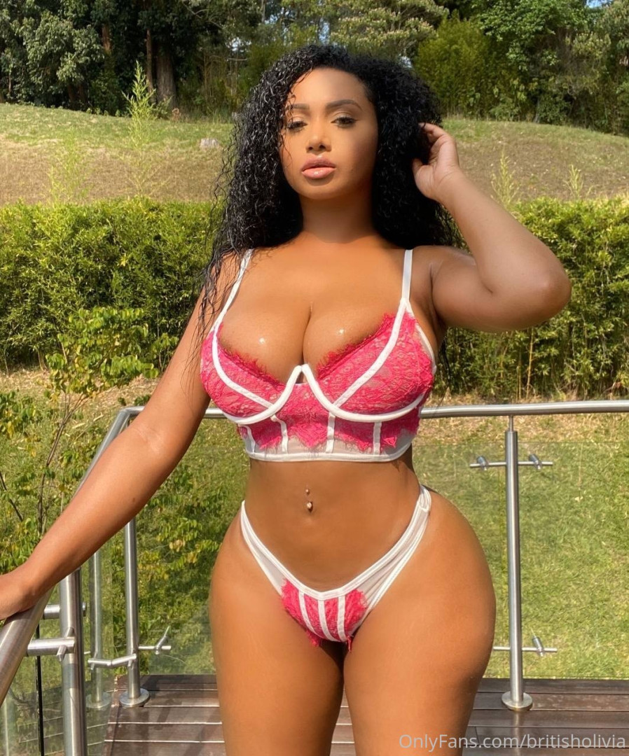 Photo by britisholivia published on October 16,2023 13:20:11 - BestThots