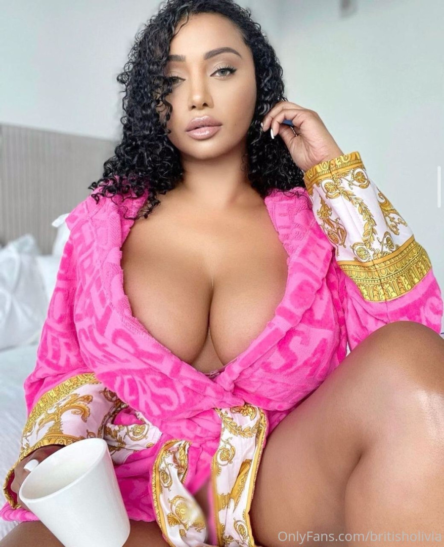 Photo by britisholivia published on October 16,2023 13:20:28 - BestThots