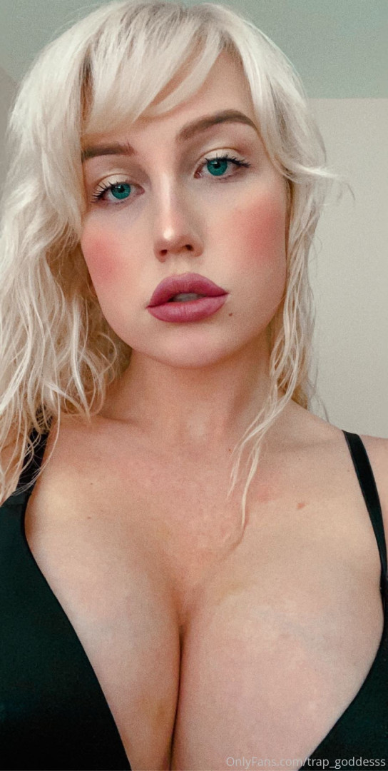 Photo by trap_goddesss published on June 12,2023 16:35:40 - BestThots