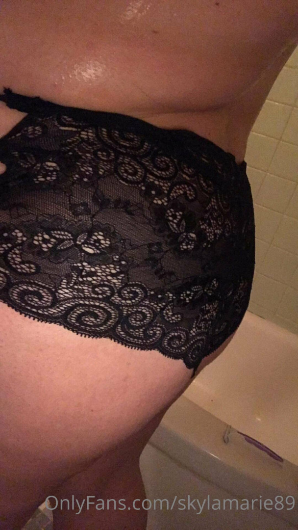 Photo by skylamarie89 published on May 17,2023 22:51:51 - BestThots