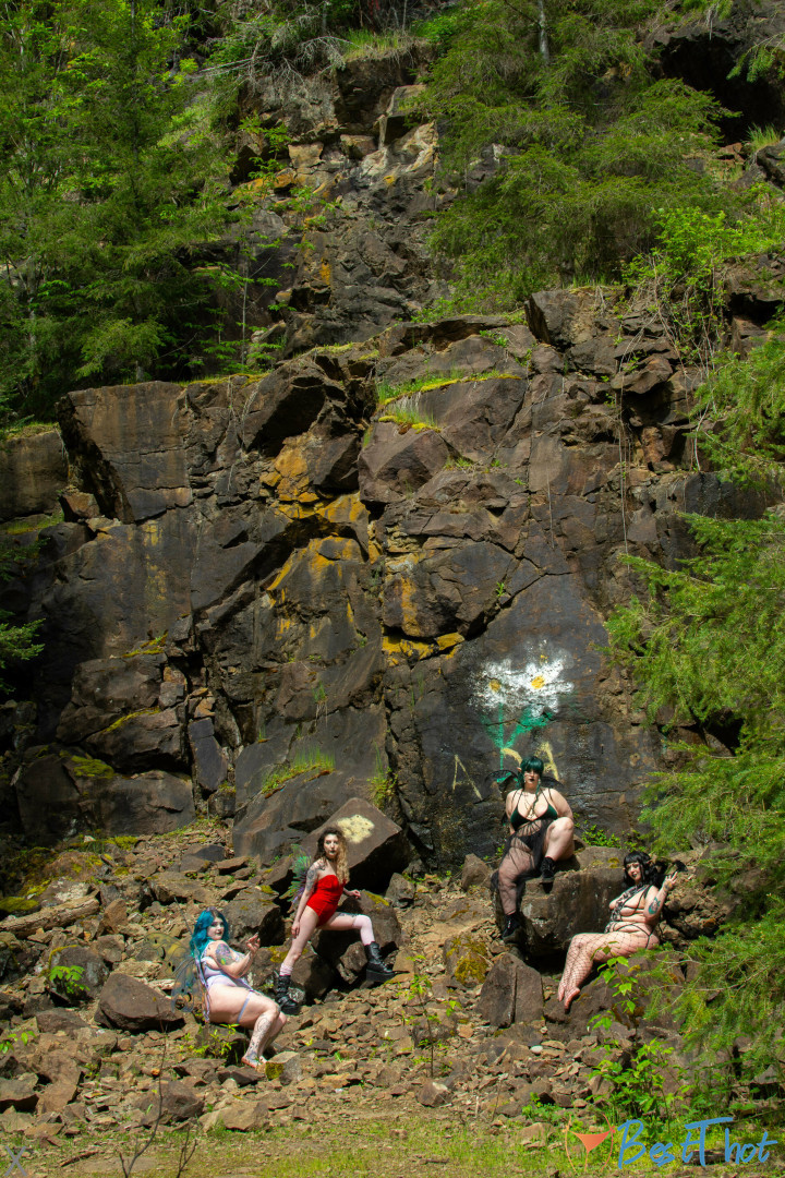 Photo by sugarsweetmeatpie published on December 13,2024 16:03:09 - BestThots