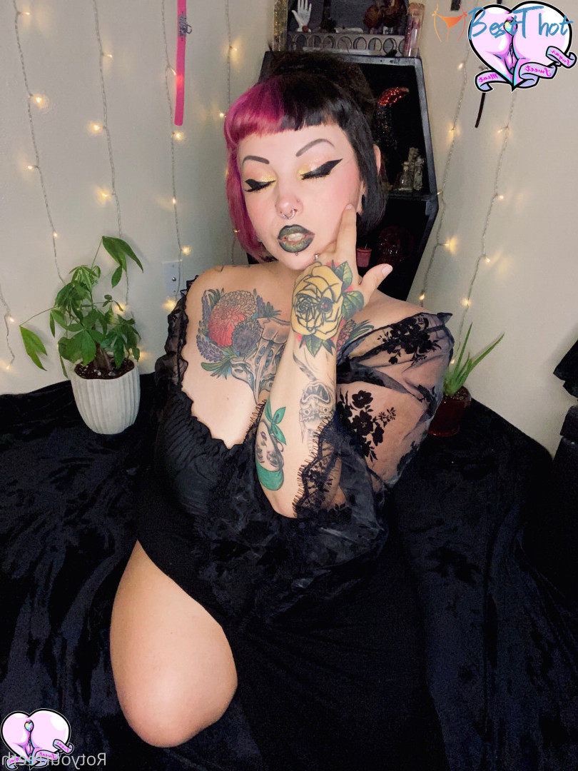 Photo by sugarsweetmeatpie published on December 13,2024 16:03:10 - BestThots