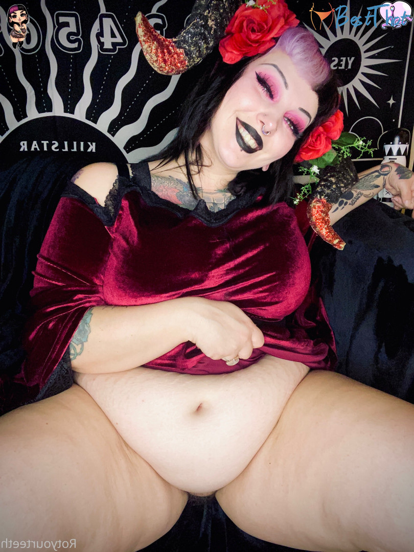 Photo by sugarsweetmeatpie published on December 13,2024 17:02:36 - BestThots