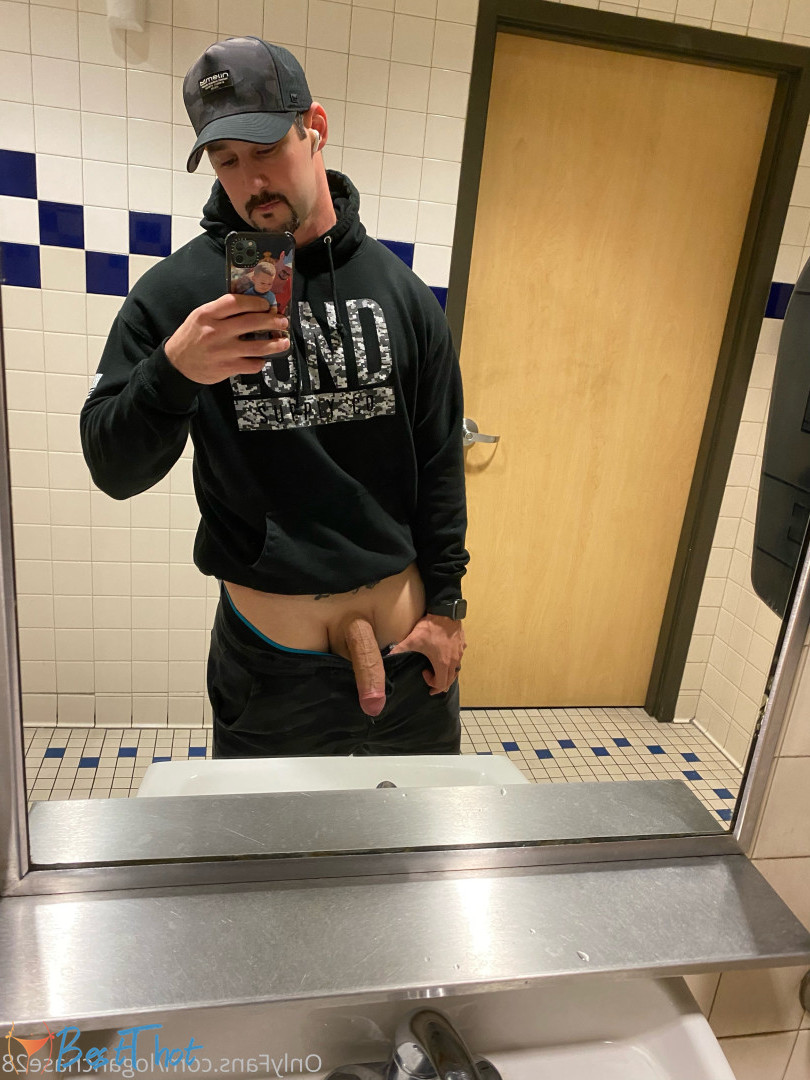 Photo by loganchase28 published on January 2,2025 19:20:56 - BestThots