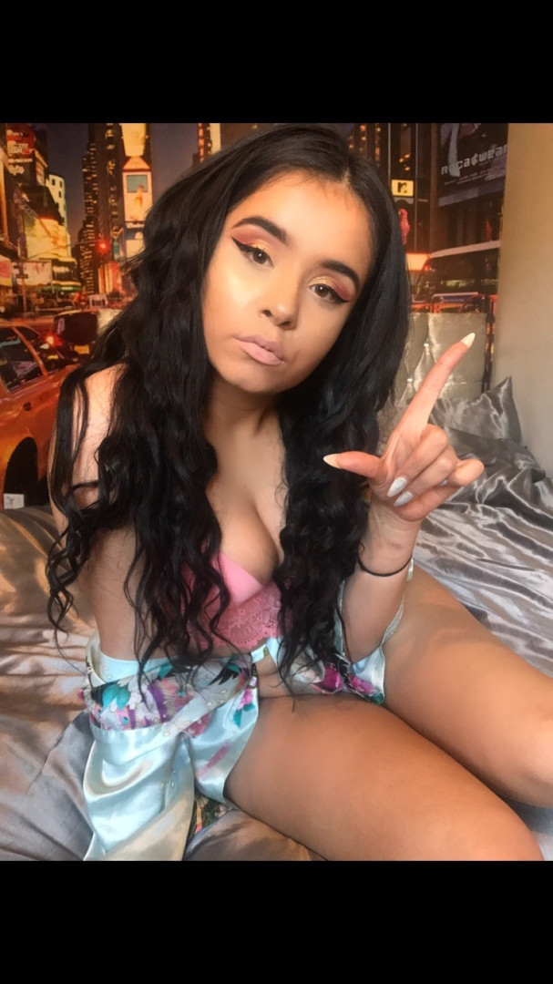 Photo by findomcandice published on October 15,2023 09:15:39 - BestThots