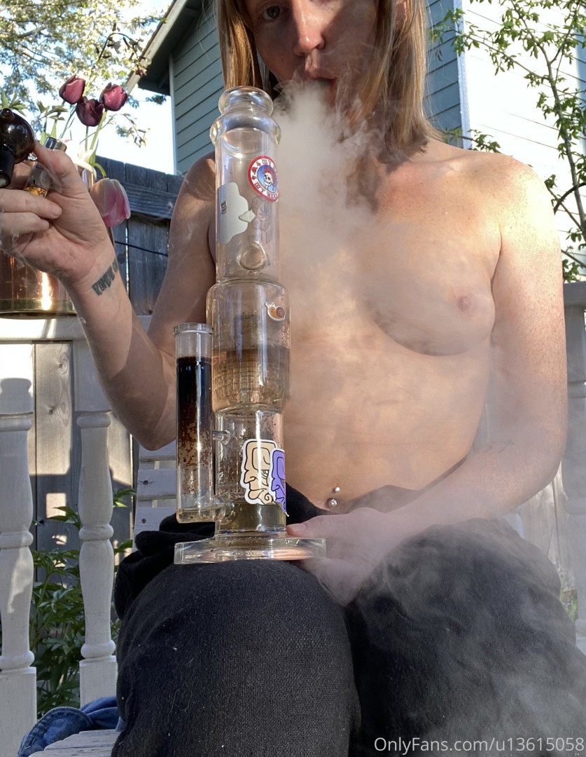 Photo by coffeebaby420 published on January 11,2024 01:20:44 - BestThots