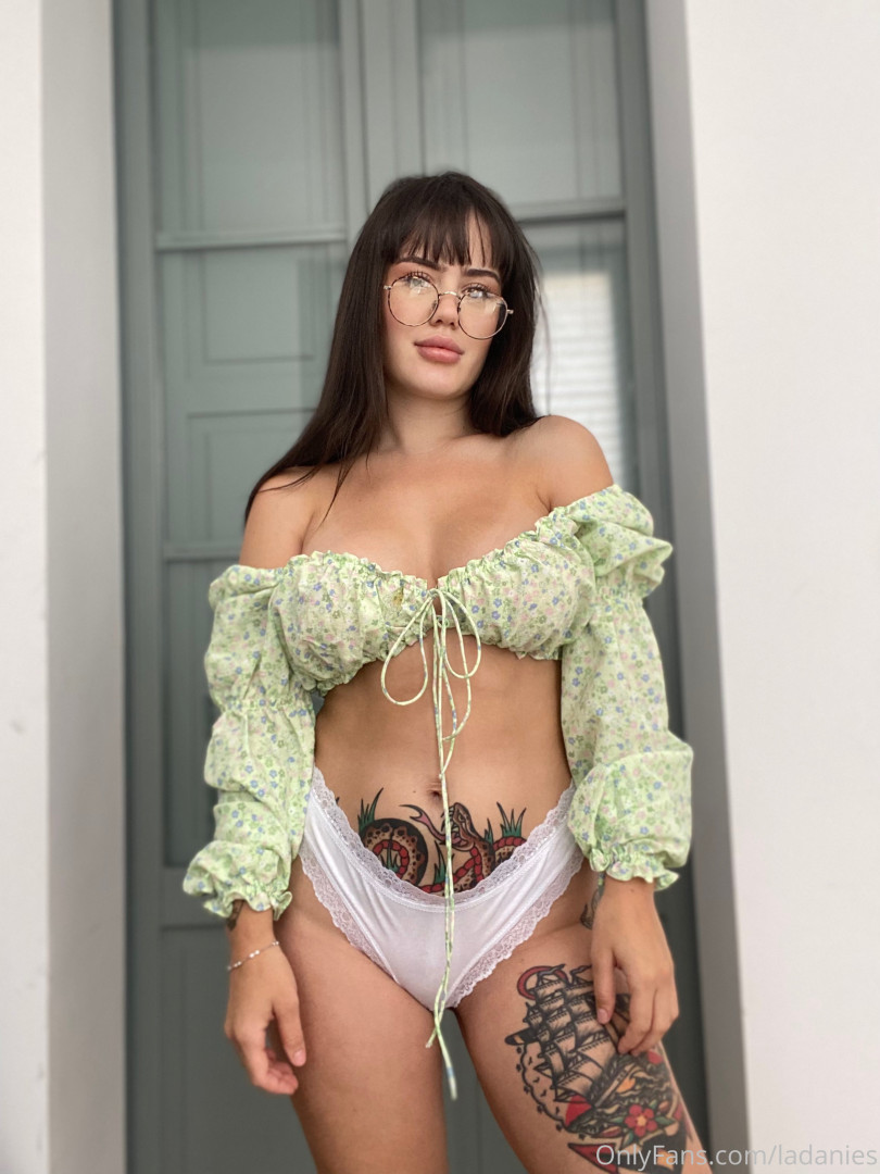 Photo by yourbraziliangoddess published on June 3,2023 11:26:10 - BestThots