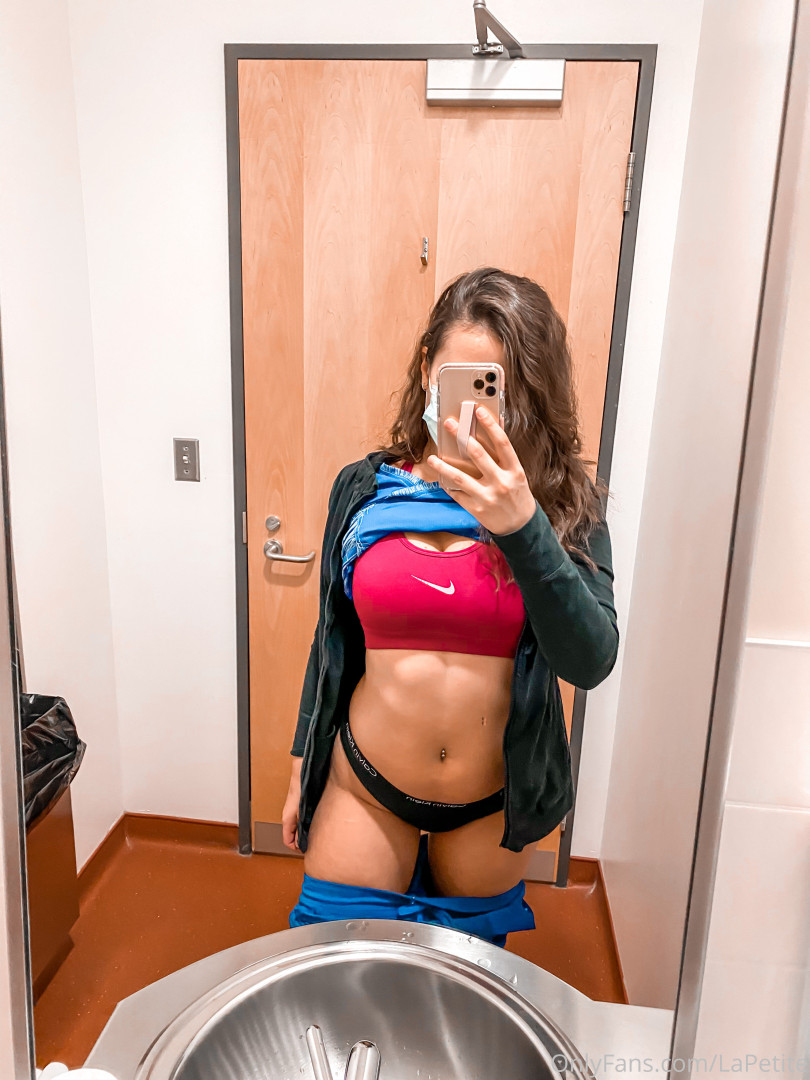 Photo by lapetite published on October 15,2023 20:05:19 - BestThots