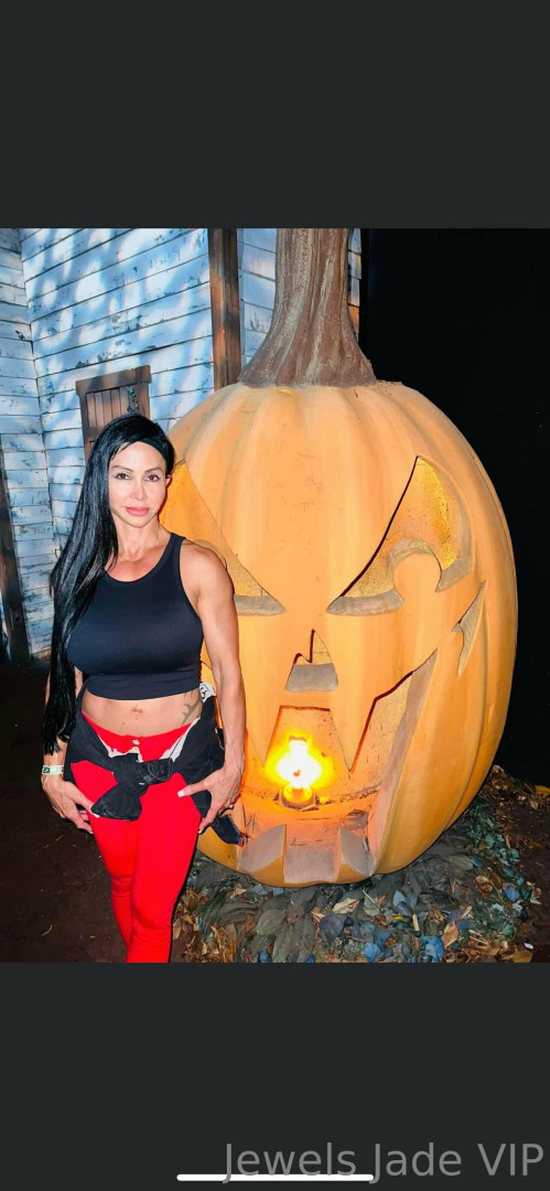 Photo by jewels_jade_vip published on June 8,2023 22:17:20 - BestThots