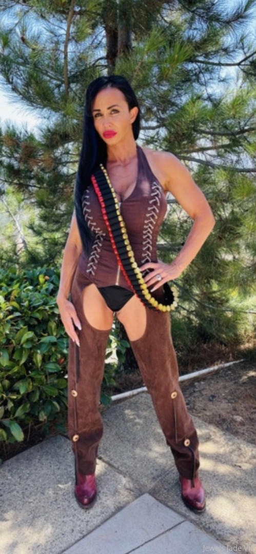 Photo by jewels_jade_vip published on June 8,2023 22:20:46 - BestThots