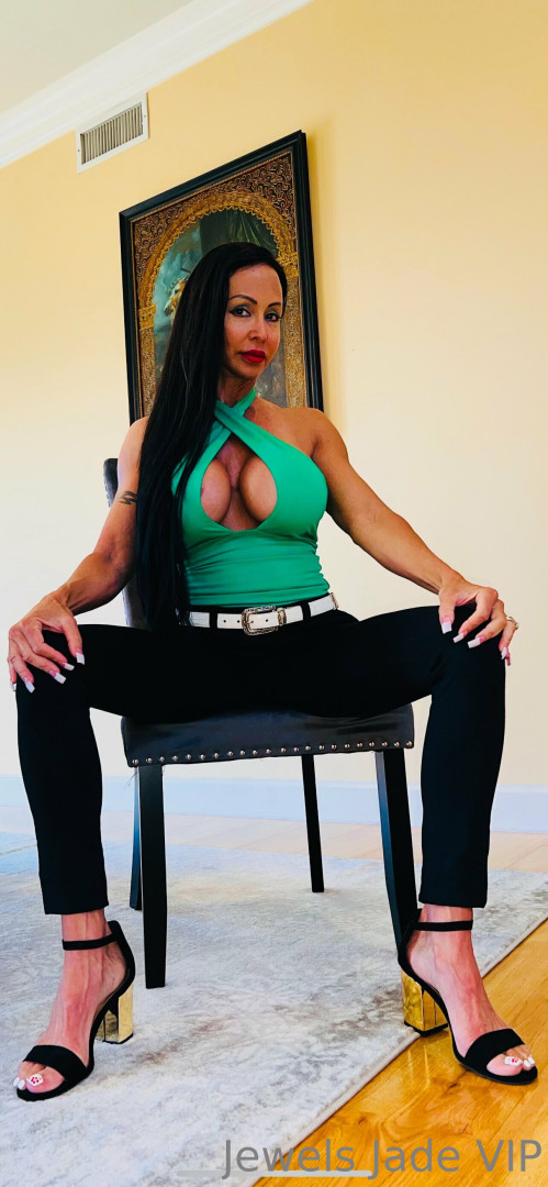 Photo by jewels_jade_vip published on June 8,2023 22:21:22 - BestThots