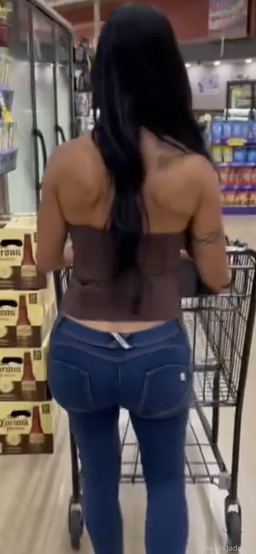 Photo by jewels_jade_vip published on June 8,2023 22:21:53 - BestThots