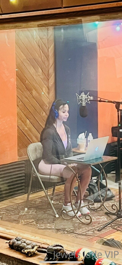 Photo by jewels_jade_vip published on June 8,2023 22:22:11 - BestThots