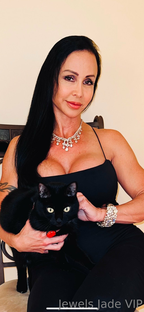 Photo by jewels_jade_vip published on June 8,2023 22:23:40 - BestThots