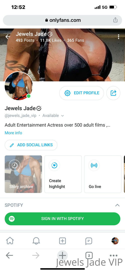 Photo by jewels_jade_vip published on June 8,2023 22:25:11 - BestThots