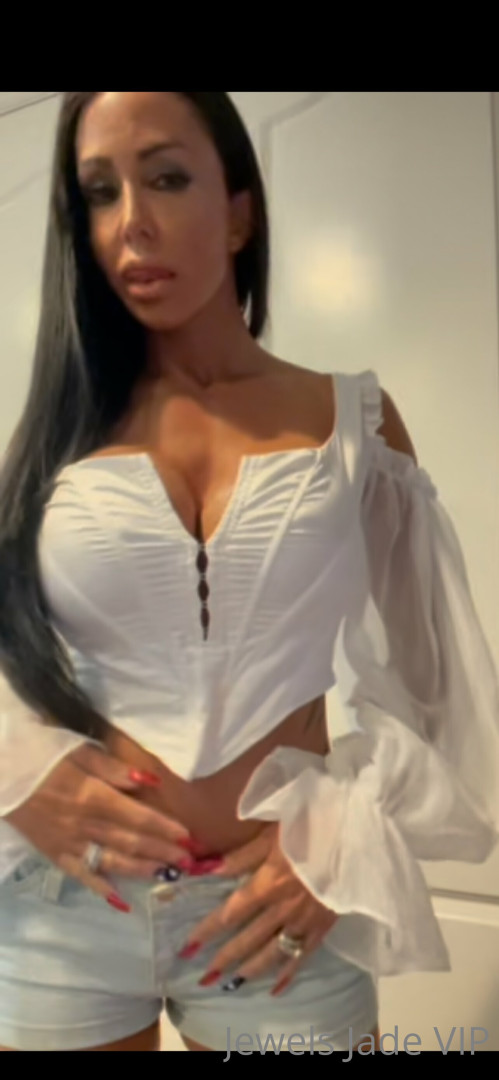 Photo by jewels_jade_vip published on June 8,2023 22:26:33 - BestThots