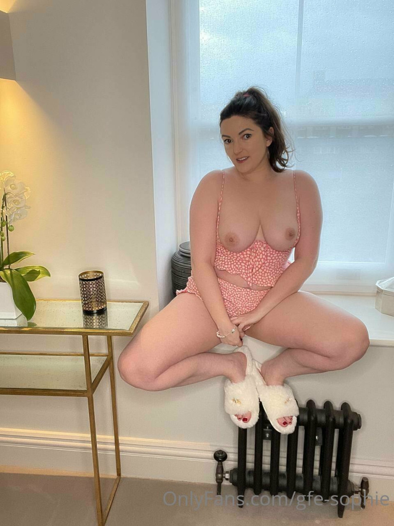 Photo by gfe-sophie published on July 28,2023 21:33:11 - BestThots