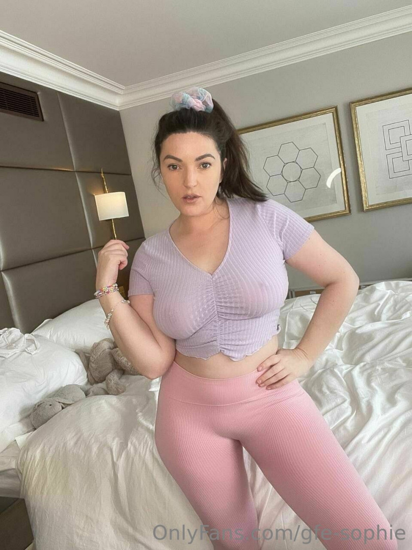 Photo by gfe-sophie published on July 28,2023 21:33:23 - BestThots