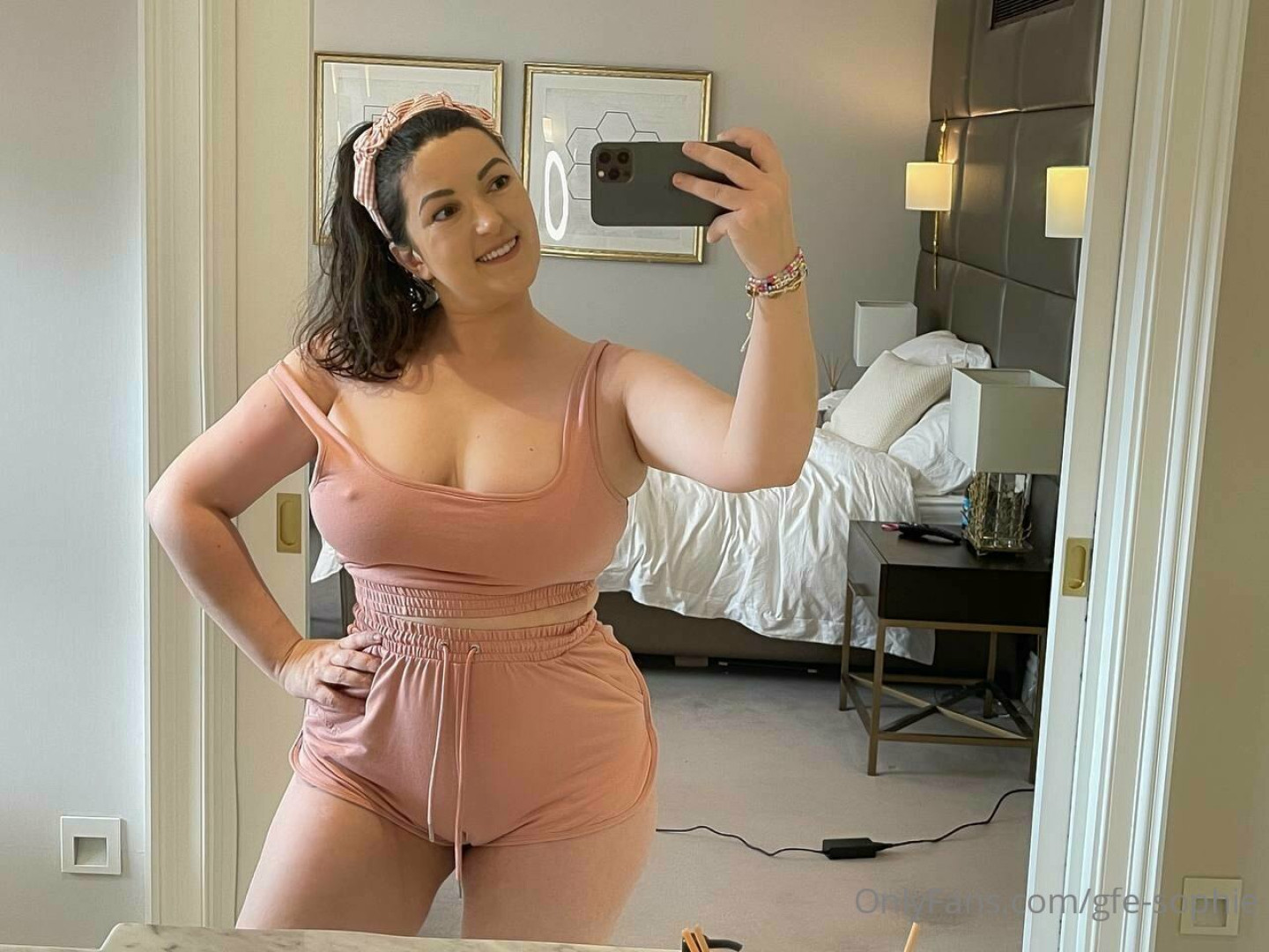 Photo by gfe-sophie published on July 28,2023 21:36:33 - BestThots