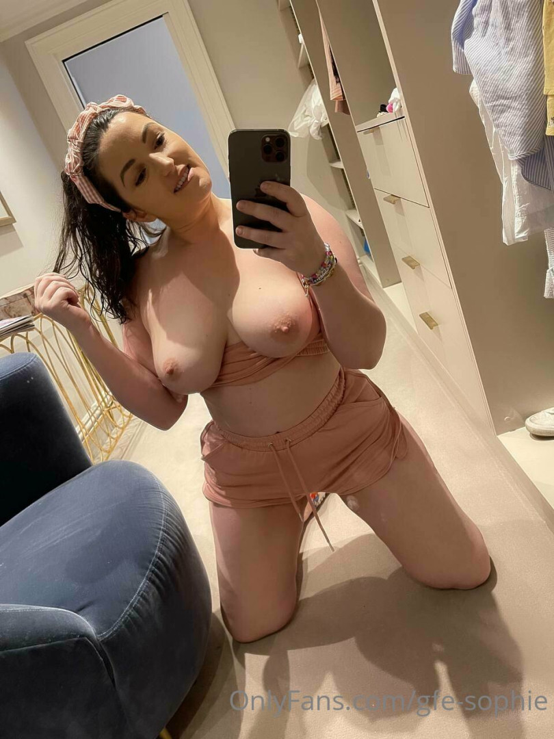 Photo by gfe-sophie published on July 28,2023 21:40:14 - BestThots