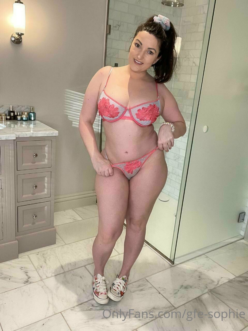 Photo by gfe-sophie published on July 28,2023 21:41:16 - BestThots