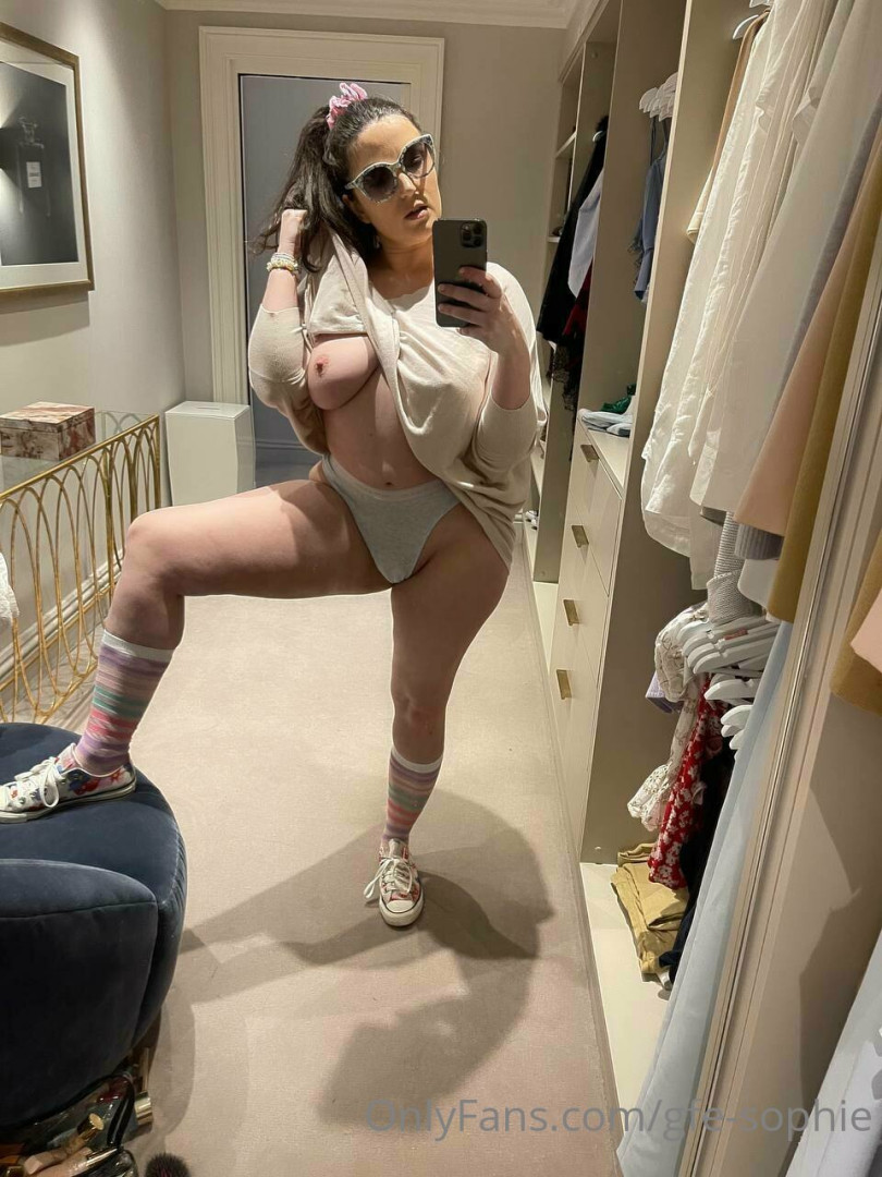 Photo by gfe-sophie published on July 28,2023 21:42:35 - BestThots