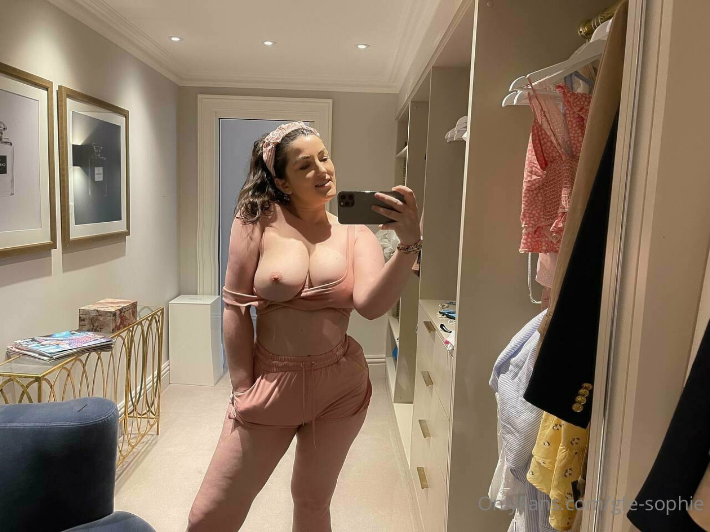 Photo by gfe-sophie published on July 28,2023 21:48:16 - BestThots