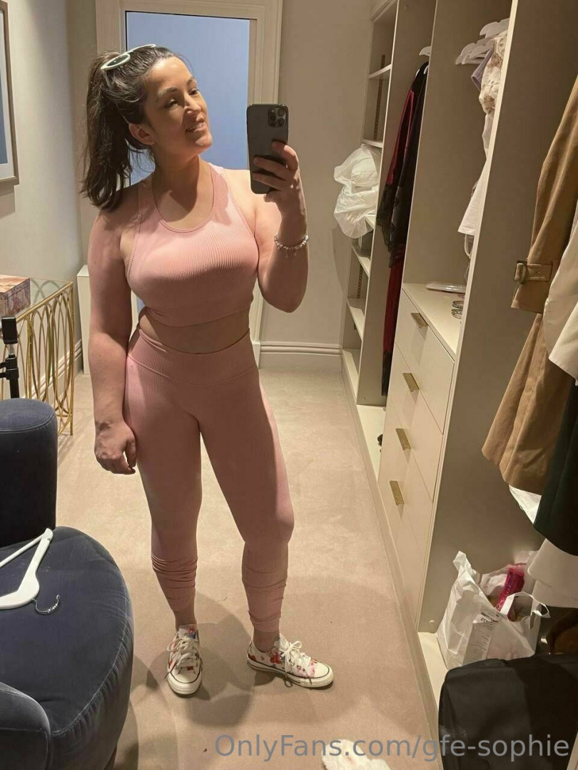 Photo by gfe-sophie published on July 28,2023 21:53:09 - BestThots