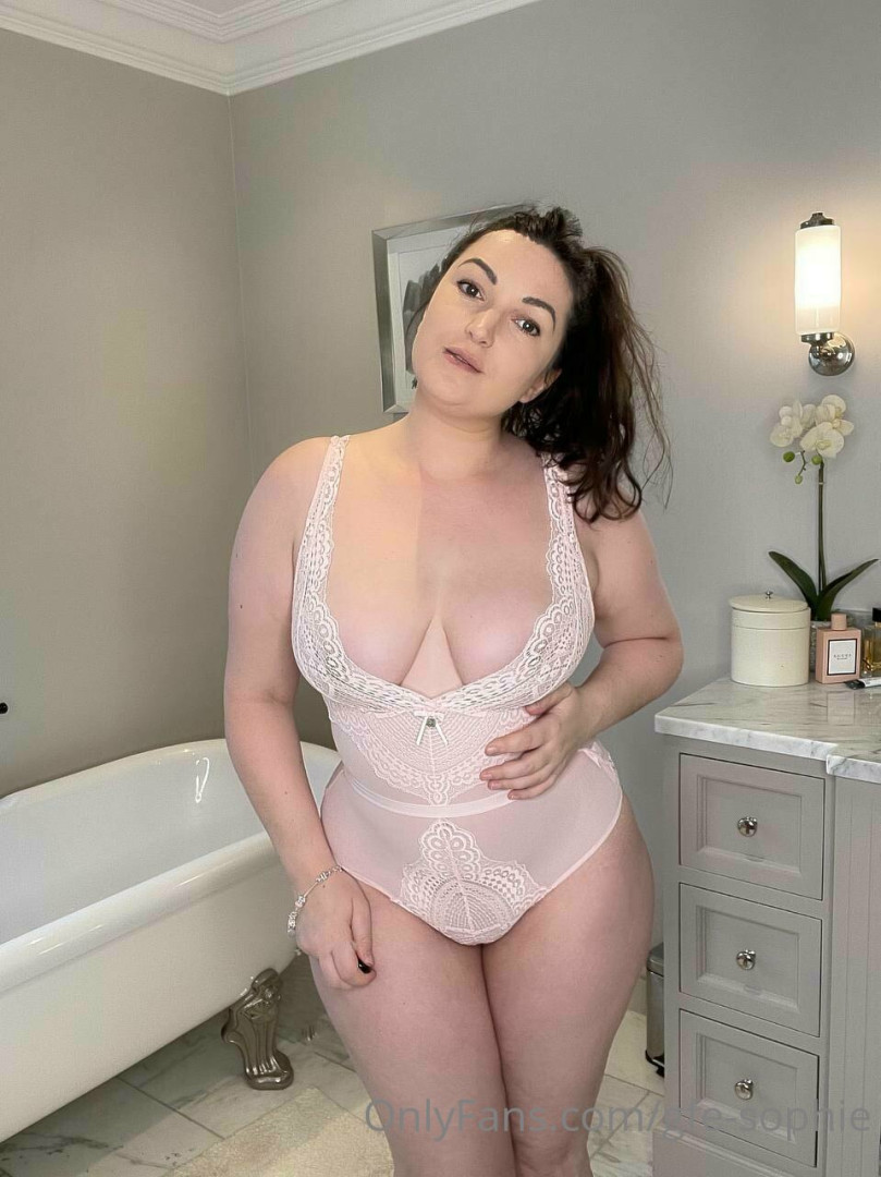 Photo by gfe-sophie published on July 28,2023 21:53:26 - BestThots