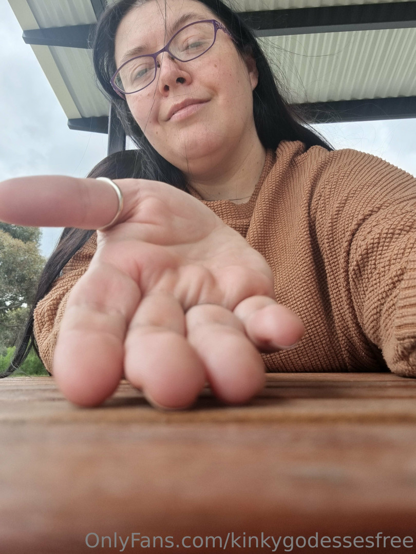 Photo by aussiegiantessfree published on November 23,2023 17:17:53 - BestThots