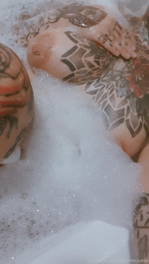 Photo by summerayexo published on June 4,2023 19:20:19 - BestThots