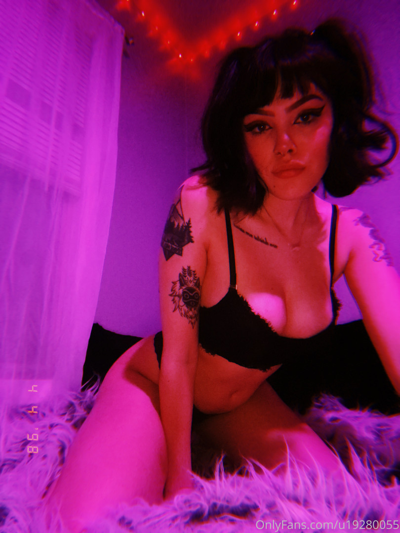 Photo by theasmrcollection published on May 17,2023 03:57:36 - BestThots