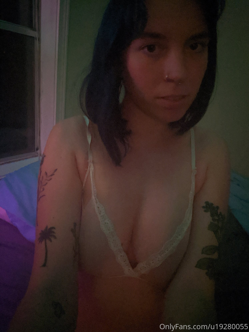 Photo by theasmrcollection published on May 17,2023 04:12:11 - BestThots