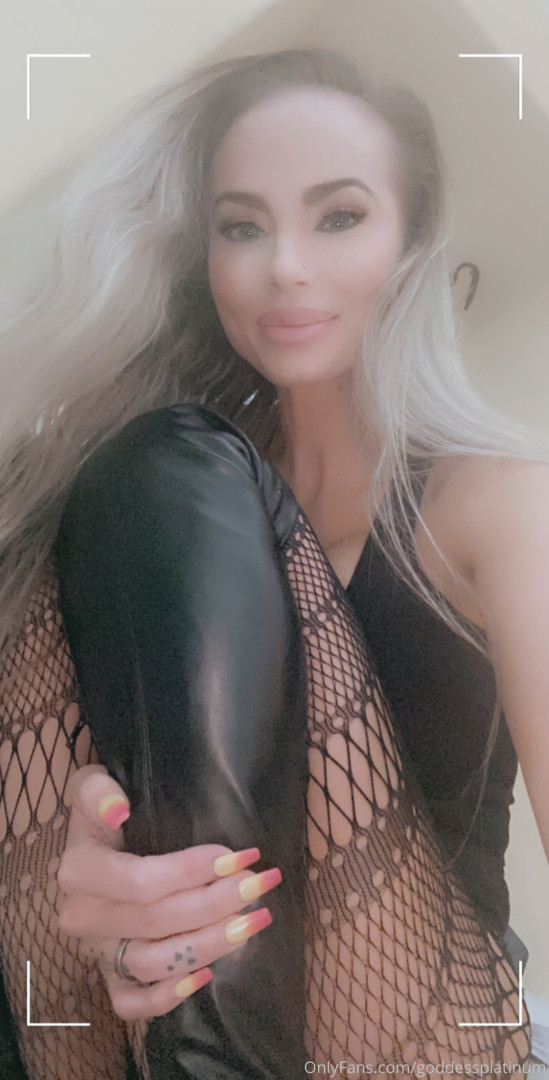 Photo by goddessplatinum published on October 14,2023 17:13:05 - BestThots