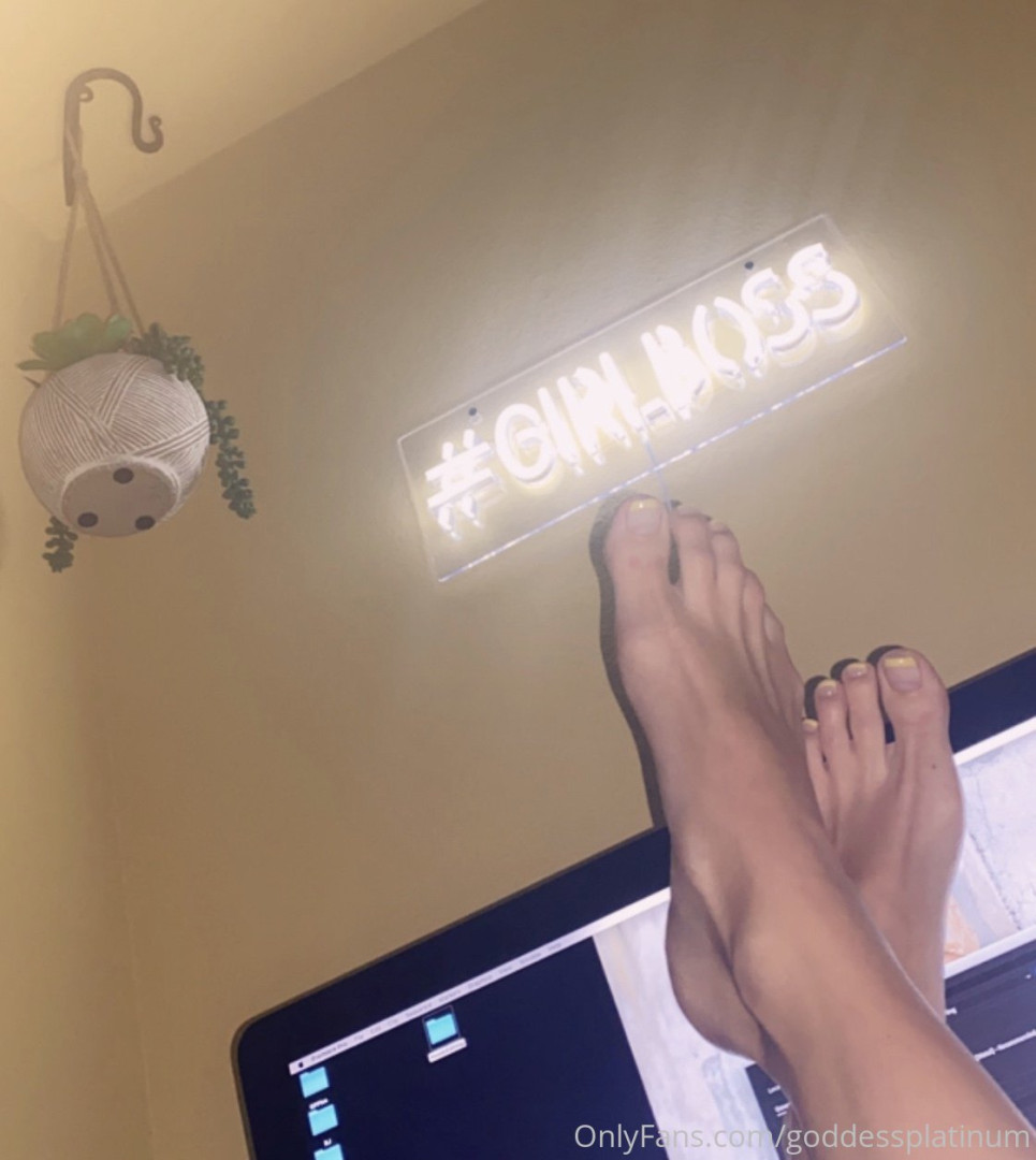 Photo by goddessplatinum published on October 14,2023 18:22:40 - BestThots