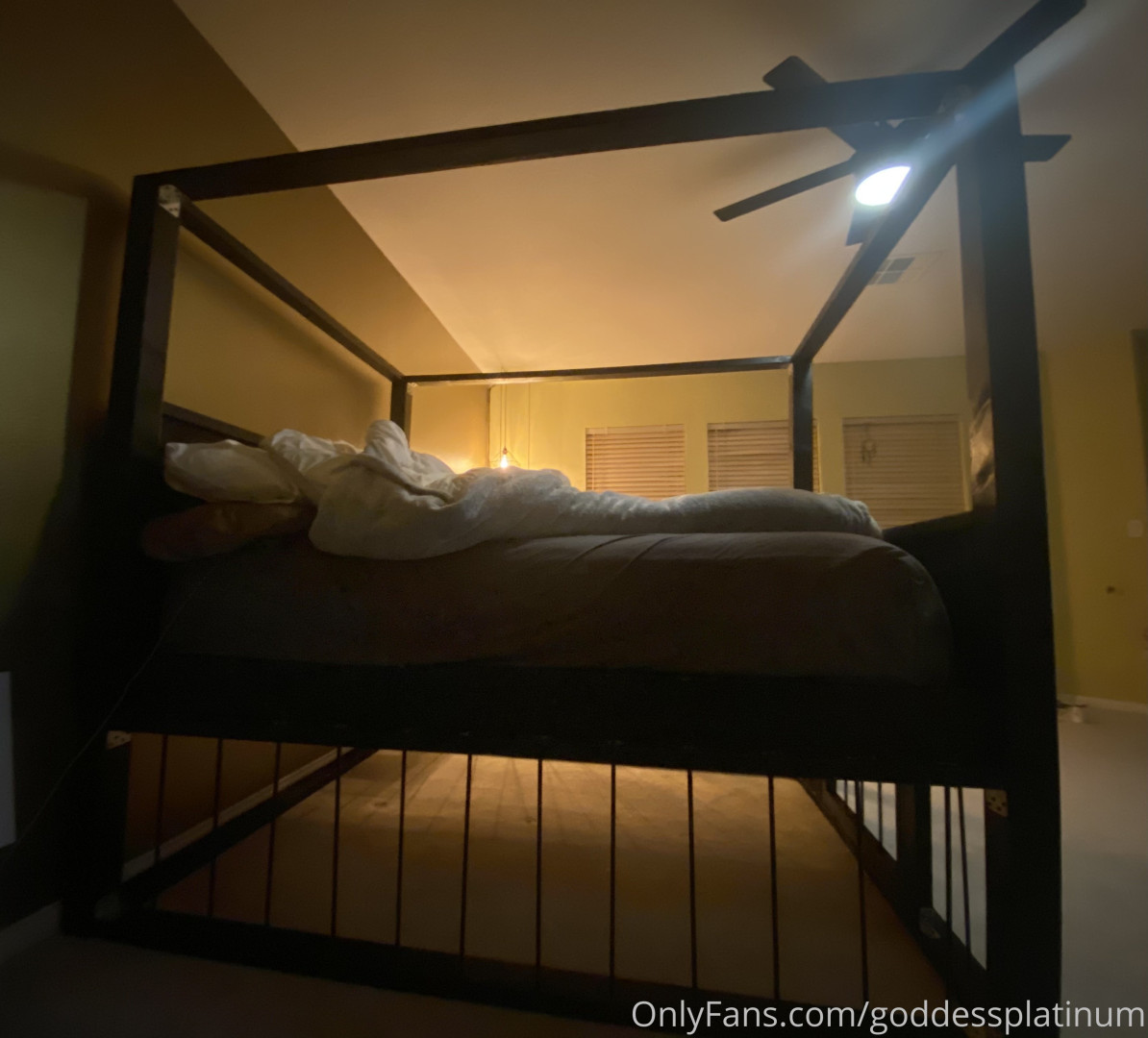 Photo by goddessplatinum published on October 14,2023 18:27:42 - BestThots