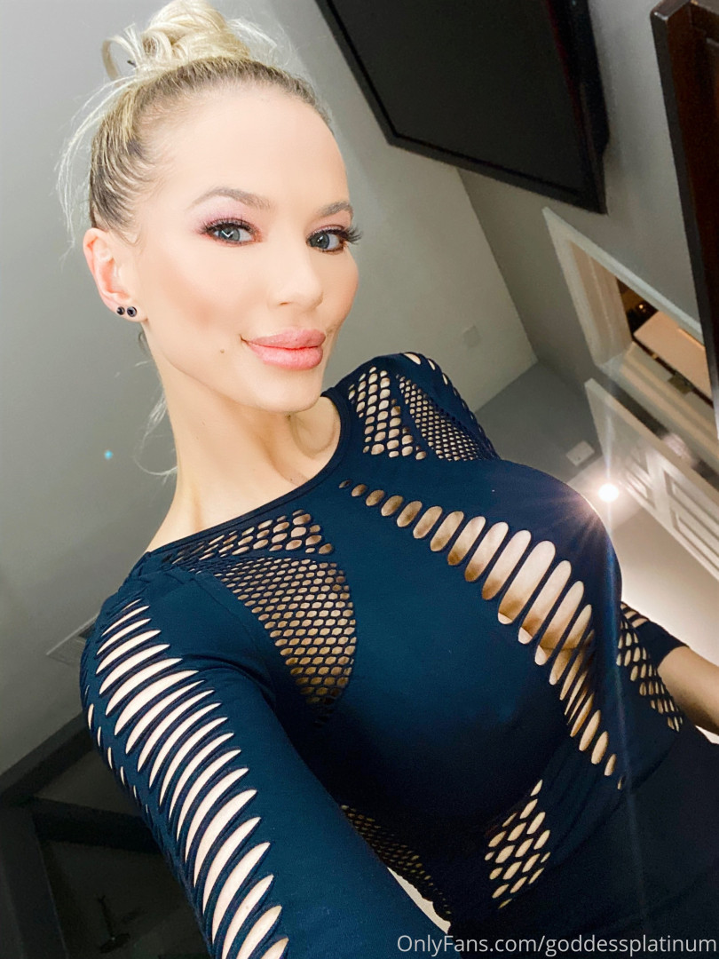 Photo by goddessplatinum published on October 14,2023 18:29:07 - BestThots