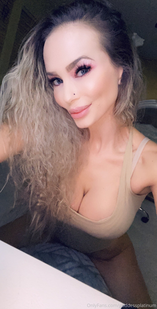 Photo by goddessplatinum published on October 14,2023 20:15:28 - BestThots