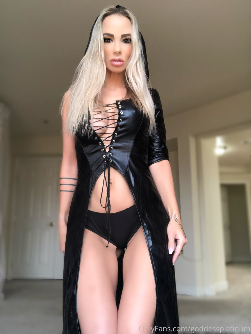 Photo by goddessplatinum published on October 14,2023 20:27:11 - BestThots