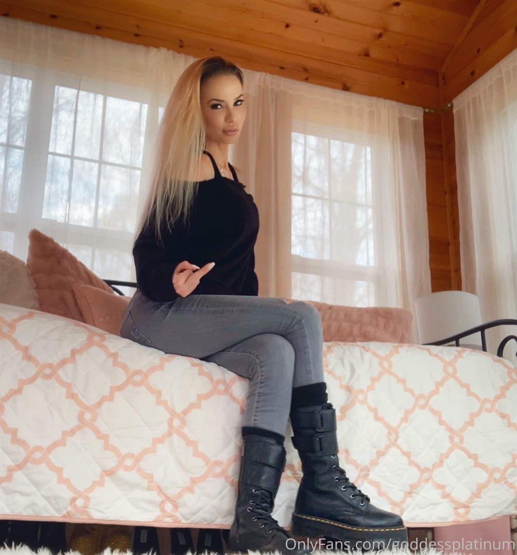 Photo by goddessplatinum published on October 14,2023 22:50:29 - BestThots