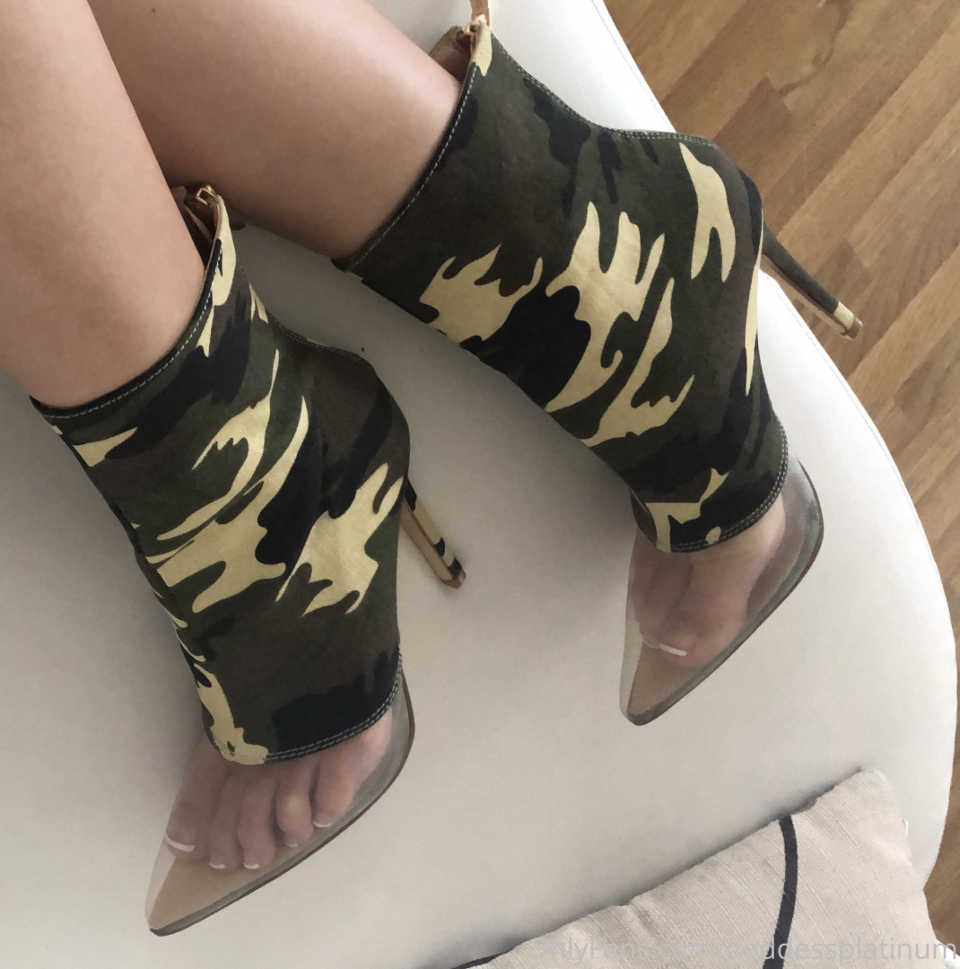Photo by goddessplatinum published on October 15,2023 00:52:46 - BestThots