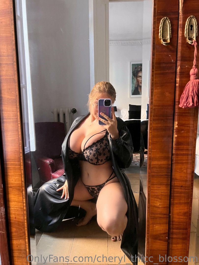 Photo by cheryl_thicc_blossom published on July 28,2023 05:14:58 - BestThots