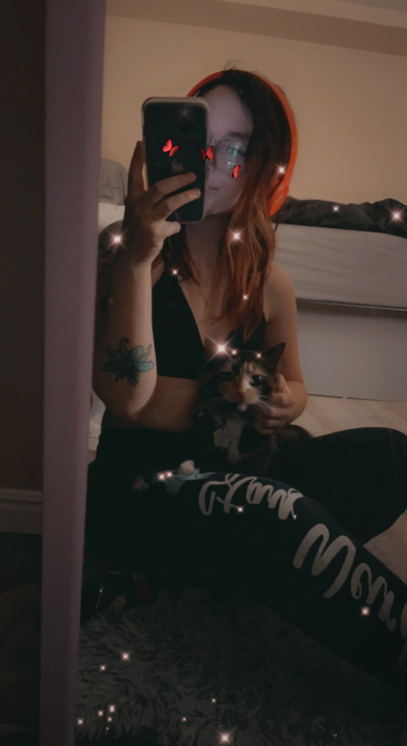 Photo by miniloupxxx published on July 25,2023 09:31:01 - BestThots